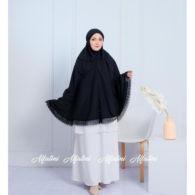 Scarf- Hijab Bergo Umroh Haji Jumbo Katun Renda Cantik Hitam  Putih