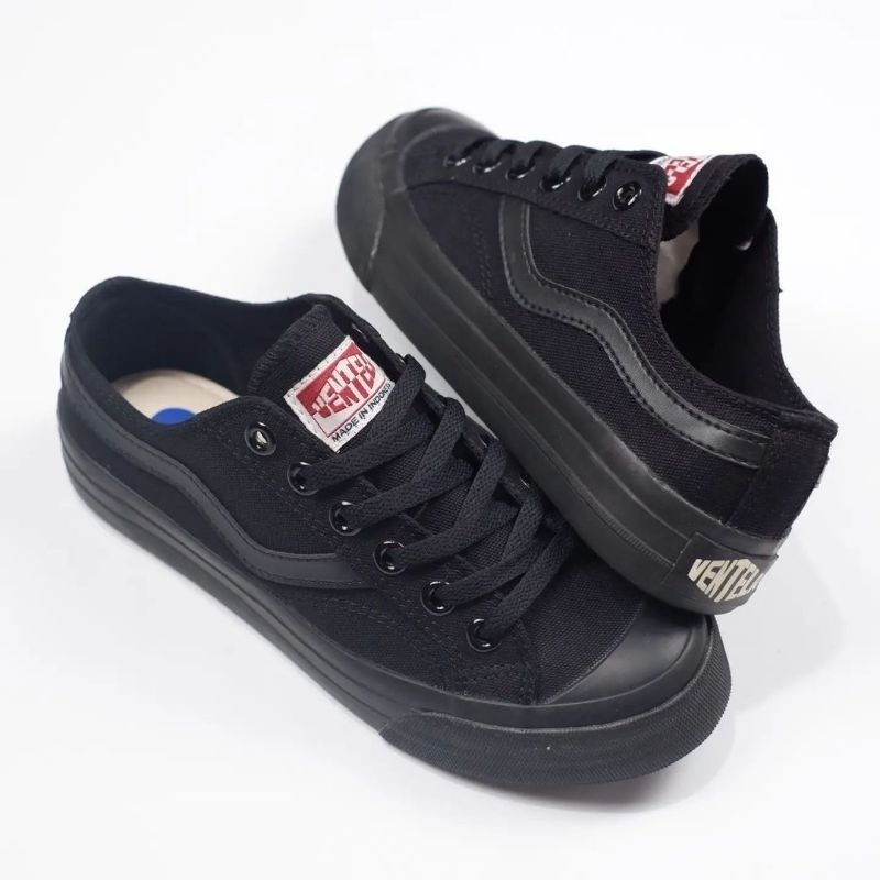 Ventela Anak All Black Sepatu Ventela Public Low Full Black - sepatu sekolah hitam