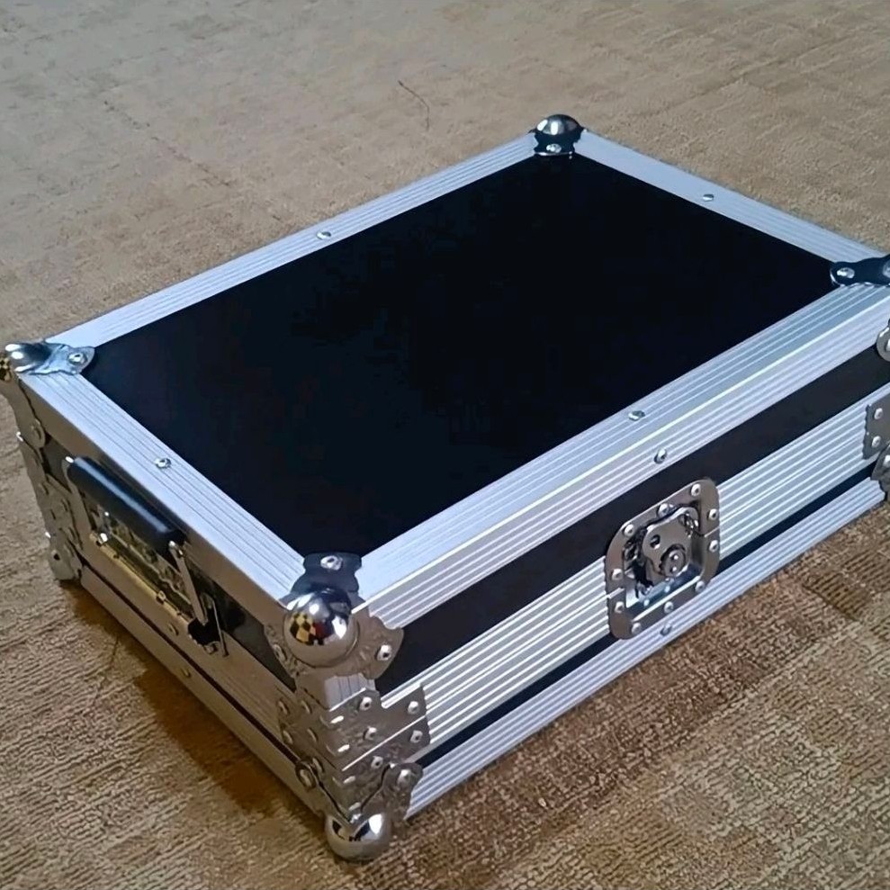 Hardcase box mixer ASHLEY M6 channel size 40x15x25