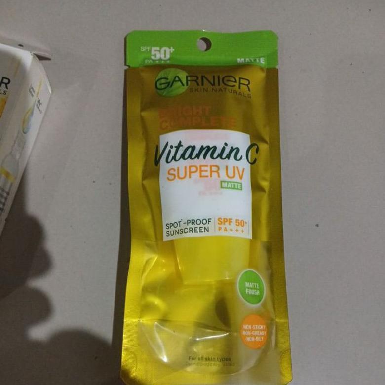 Flashshow- [15ml/30 ml] Garnier Sunscreen Light / Bright Complete Vitamin C Super UV Matte Finish / 