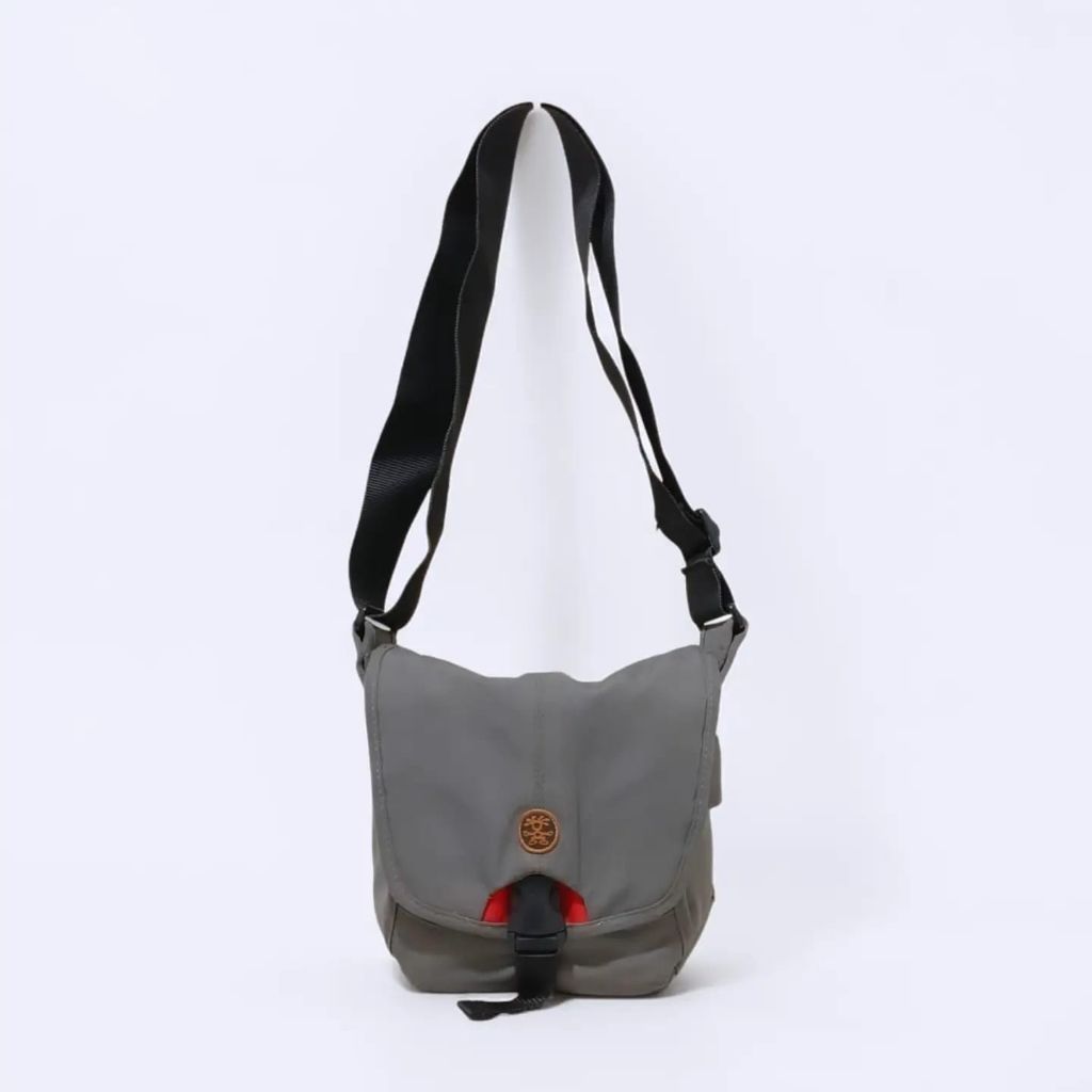 Crumpler The Four  Million Dollar Home Camera / Sling Bag Original