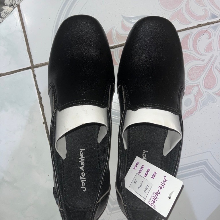Sepatu pantofel jolie ashley