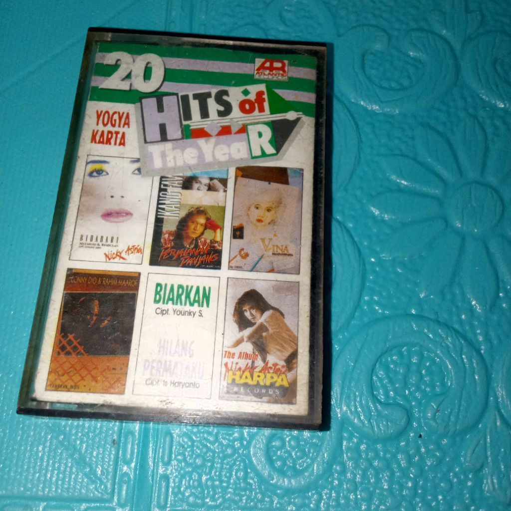 Kaset 20 hits of the year