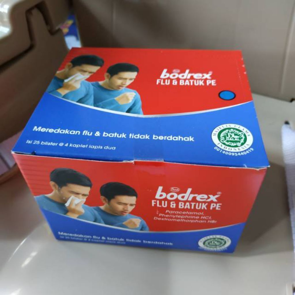 BODREX FLU DAN BATUK 1 BOX ISI 25 STRIP @4TABLET
