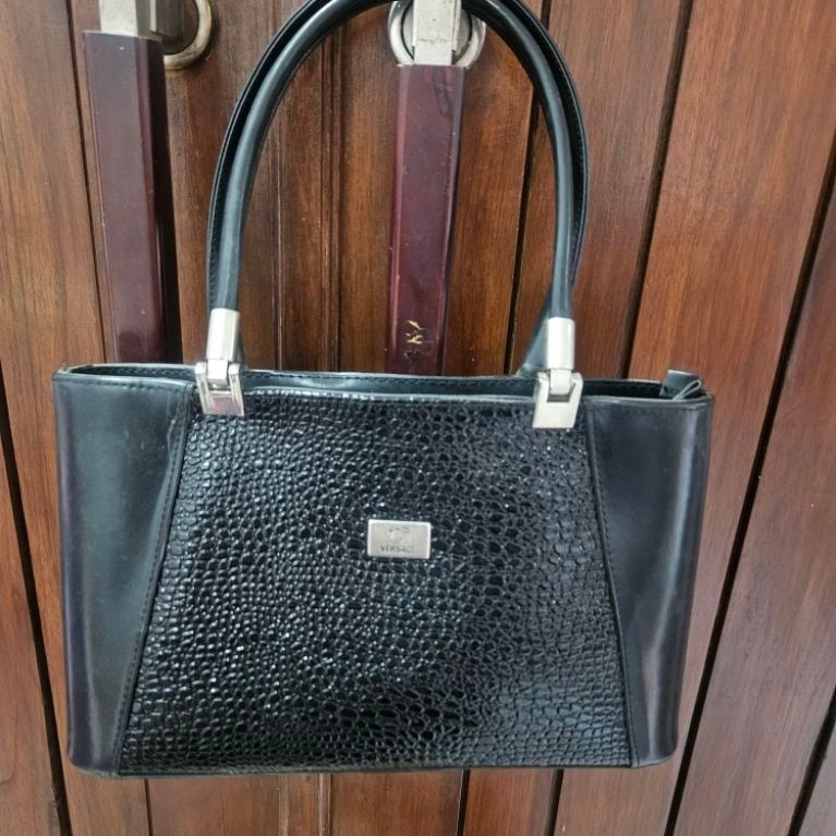 Preloved Tas wanita merk Versace asli