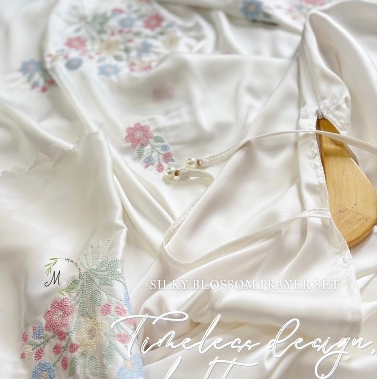 Silky Blossom Prayer Set | Mukena Embroidery