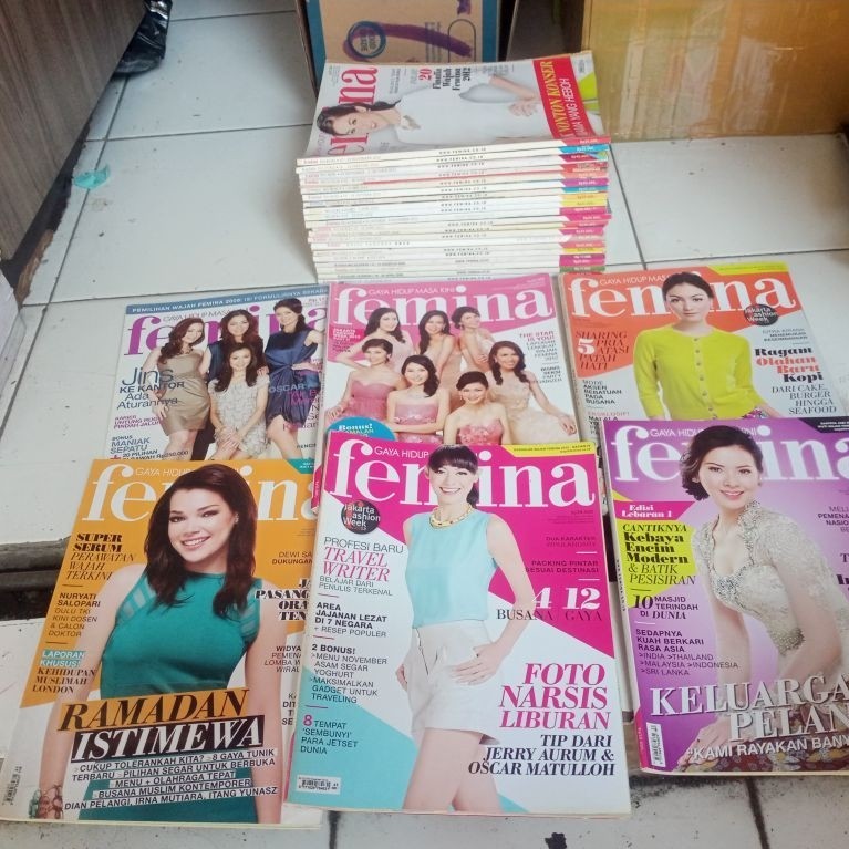 Majalah Wanita Femina Bisa Pilih Judul (Majalah Entertain)