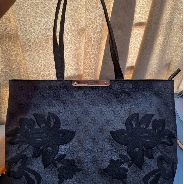 (BACA DESKRIPSI) tas preloved guess shoulder bag original authentic bonus tas ohsome