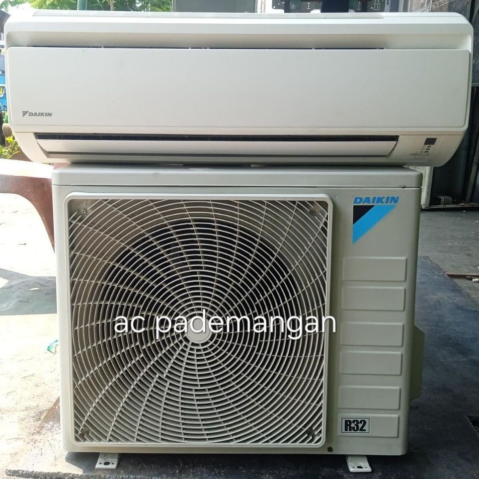 AC Daikin Malaysia 1,5  PK R 32 SECOND