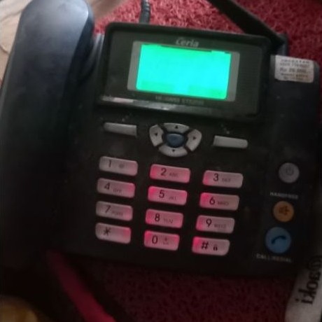 telepon rumah ceria kondisi bagus  jadul cocok hiyasan