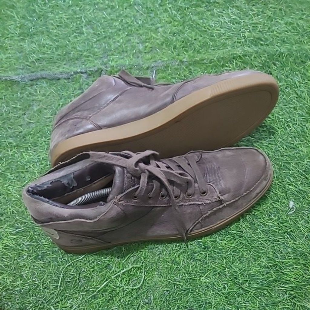 sepatu sneakers skechers size 46