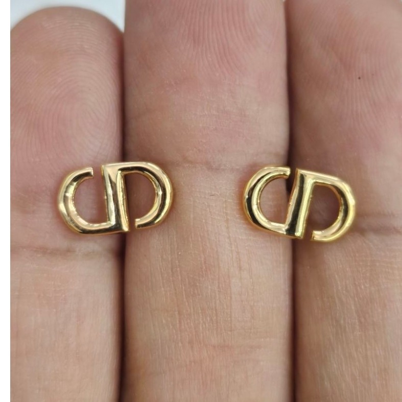 anting tusuk model fashion C d variasi emas 70% 700 70 % 16k
