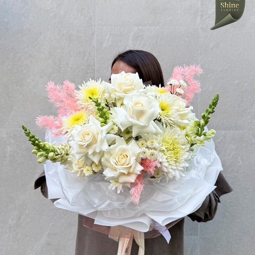 Bouquet Fresh Flower / Bouquet Bunga Asli / Buker Bunga Putih / Buket Bulat