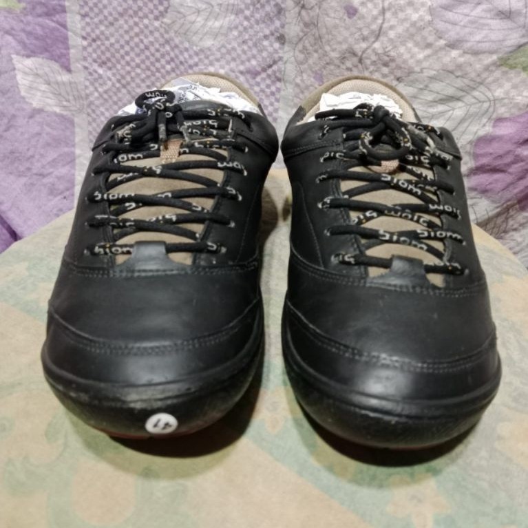 Sepatu Kulit Casual ECCO BIOM Hitam