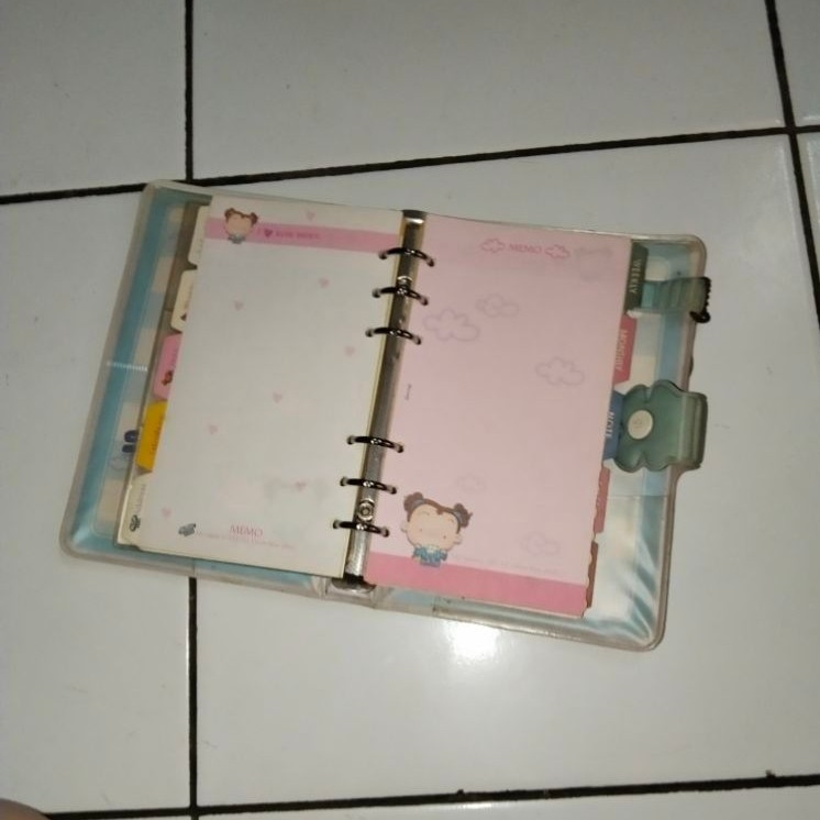Preloved Binder File Kertas Sedang Karakter Gambar