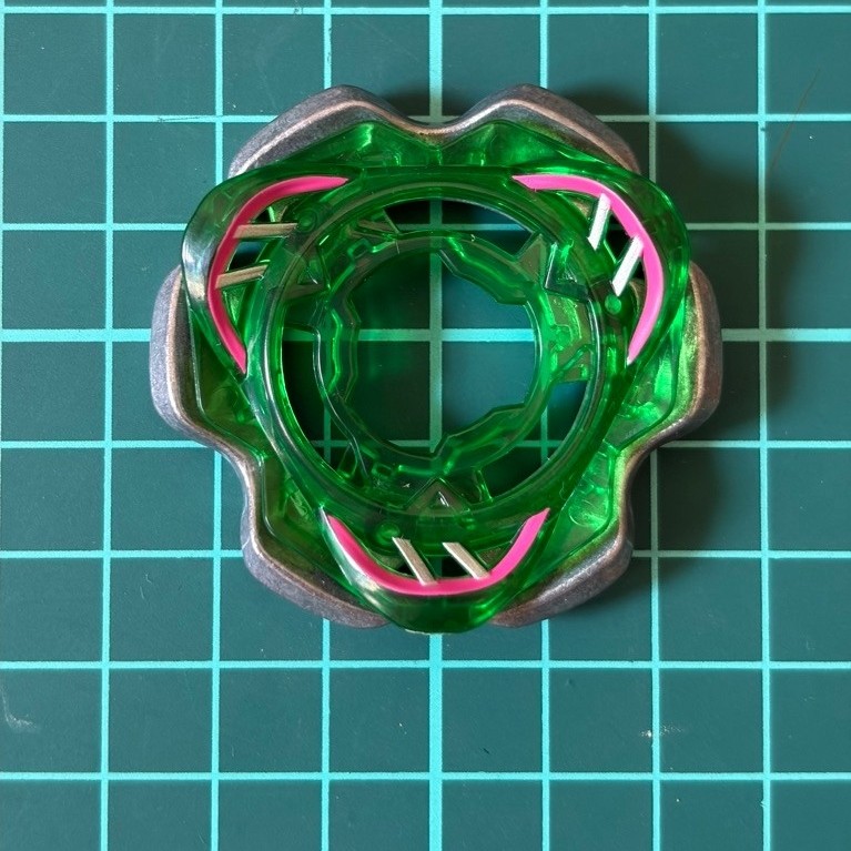 Blade Perseus dark warna hijau Beyblade X