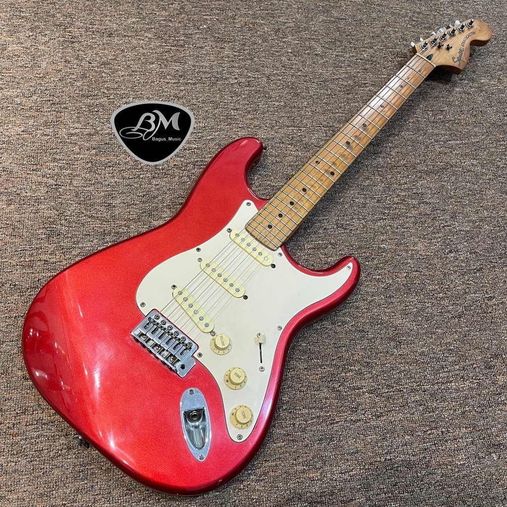 Gitar Squier Stratocaster Standard Red