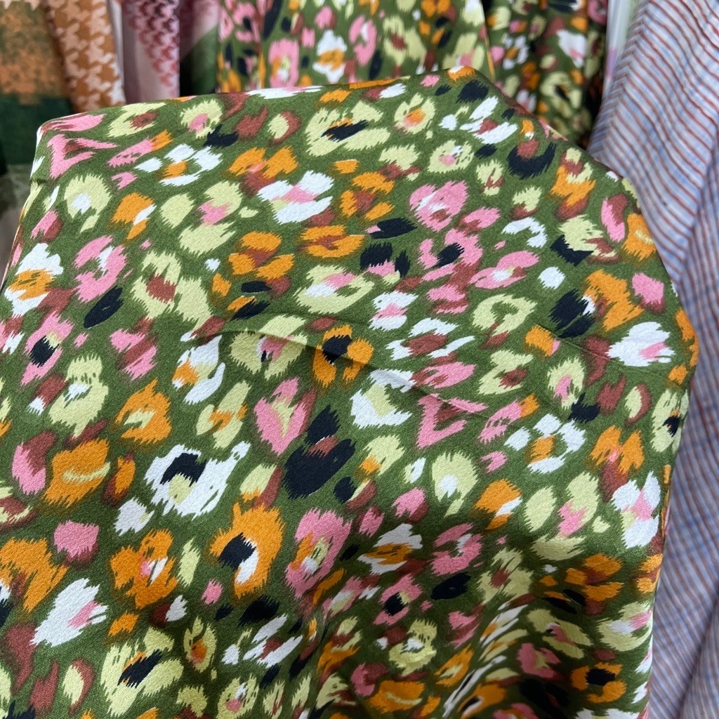 kain sutra silk motif abstrak premium - kain satin sutra korea - kain satin silk original - kain sat