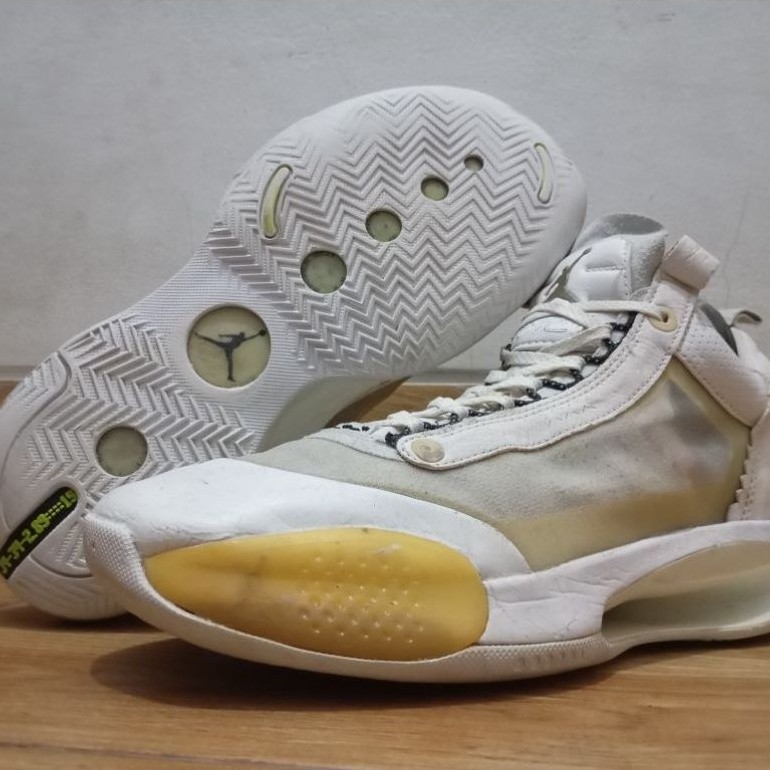 sepatu basket Air Jordan 34 low "pure money"