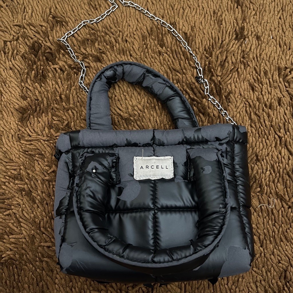 Preloved Puffy bag Arcell hitam