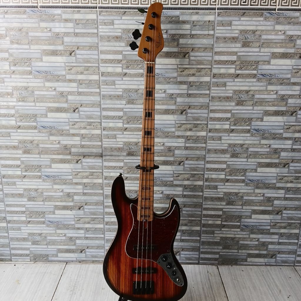 Schecter J4 bass elektrik
