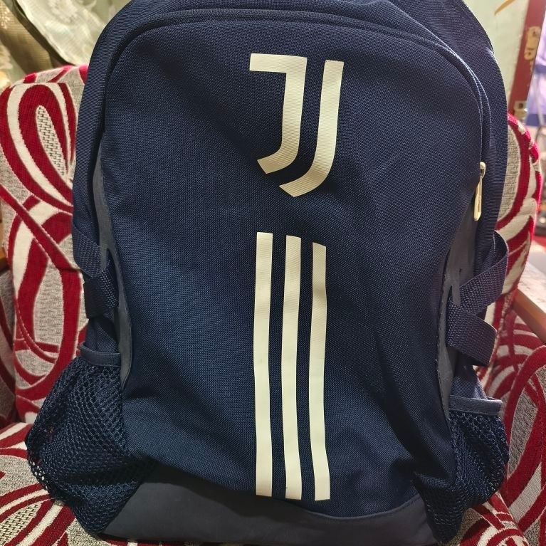 Tas Ransel Pria Adidas x Juventus Warna Biru Navy Kondisi Second Pemakaian Original 100%