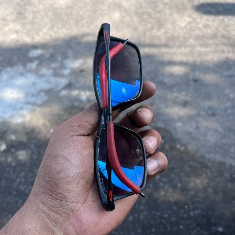 Kacamata Oakley Holbrook Style Hitam Merah Lensa Gelap