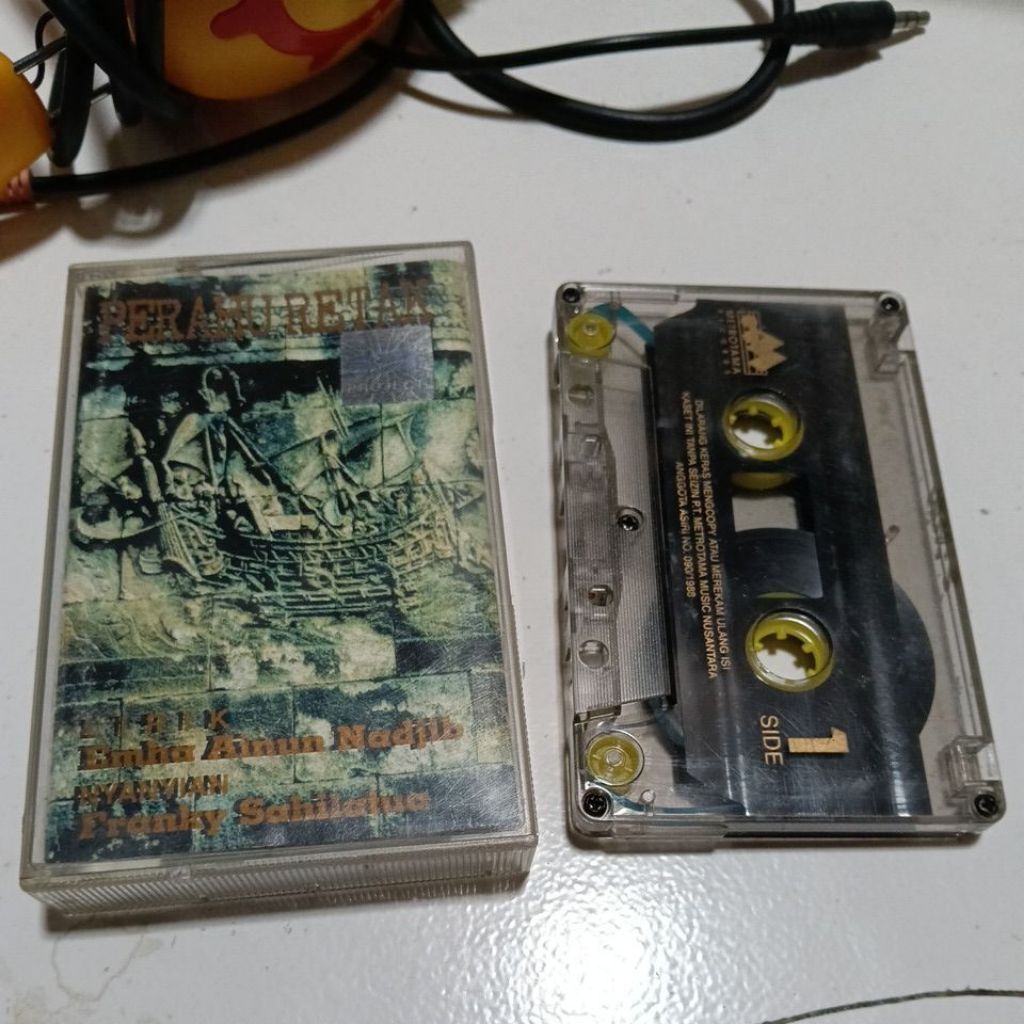 KASET PITA PERAHU RETAK EMHA AINUN NAJIB - FRANKY SAHILATUA