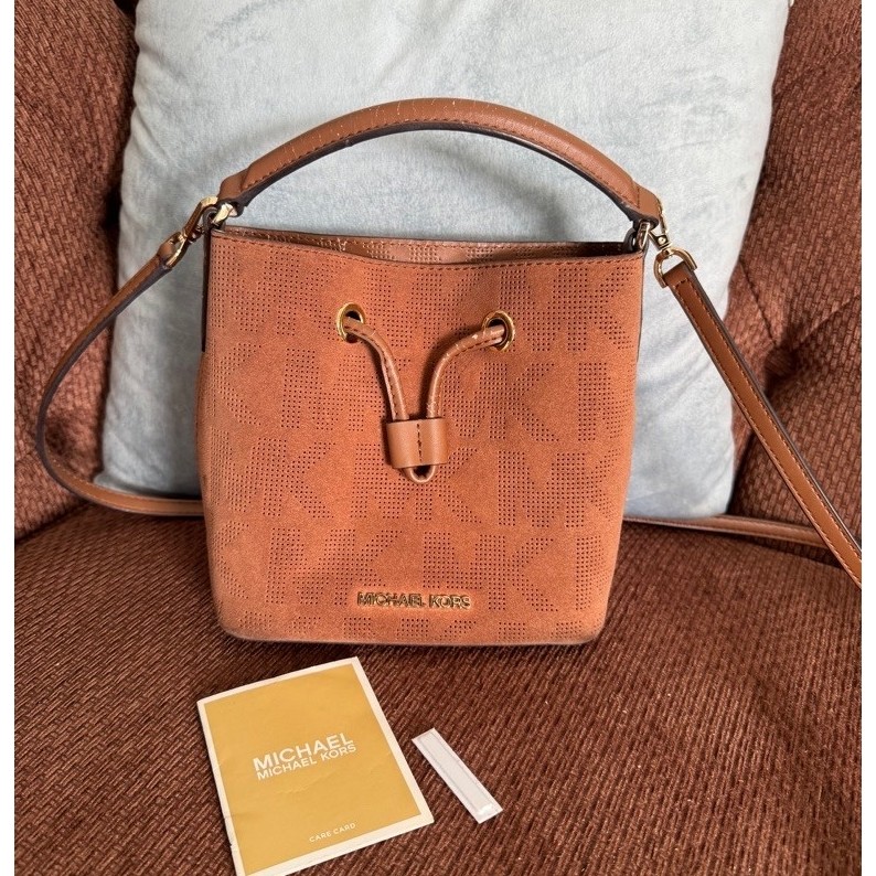 PRELOVED MK BUCKET BAG SUEDE