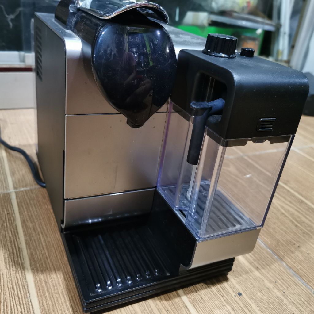 Mesin Kopi Otomatis DeLonghi Nespresso EN510B Lattissima One