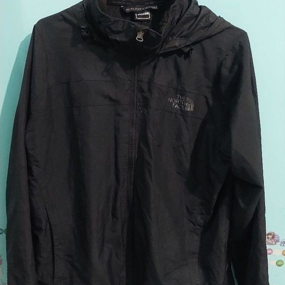 Tnf windbraker gorpcore