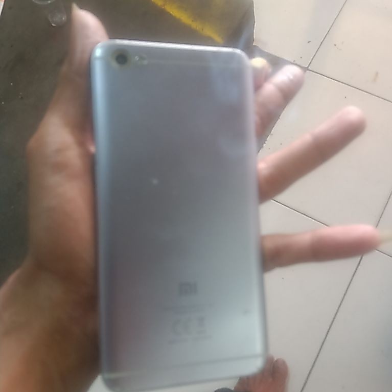 siomi note 5a 2/16 minus tc retak,lcd tompel,yg lain normal smua,layak pake