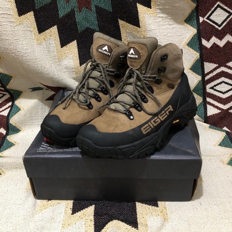 (HARGA NET / PAS) EIGER PLUM BROWN HIKING BOOTS SIZE 41 OUTDOOR BOOTS SIZE 41 USED CONDITION ORIGINA