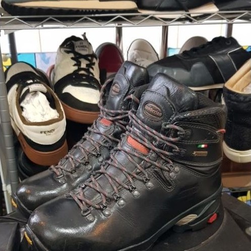 Zamberlan italian boot vibram goretex size 45 pemakaian 44