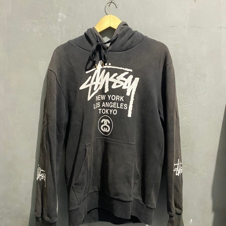 Preloved stussy city tour