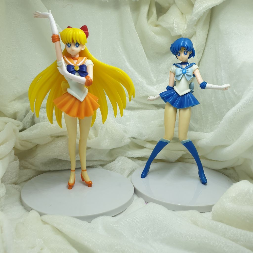 SAILOR MOON FIGURE SET SAILOR VENUS SAILOR MERCURI FIGURE
