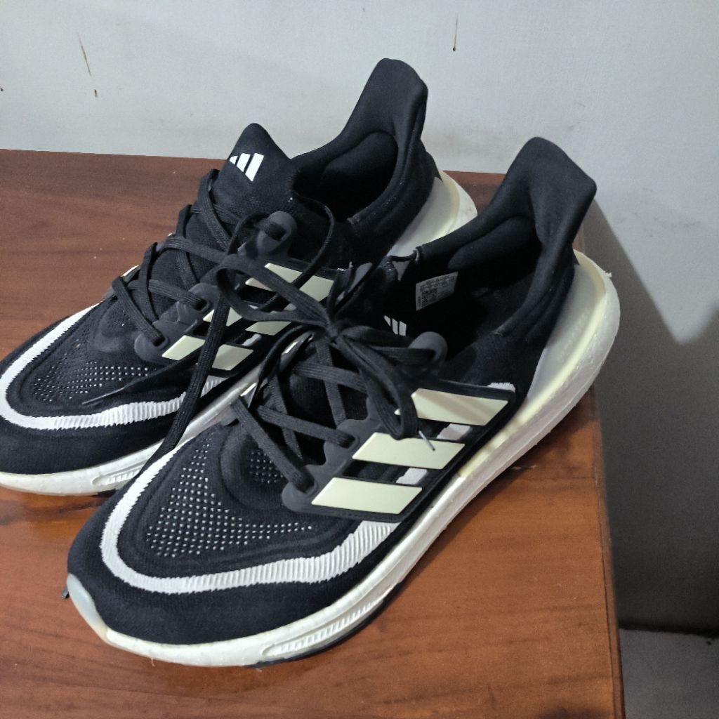 Sepatu Adidas Ultra boost size 47 second like new ori