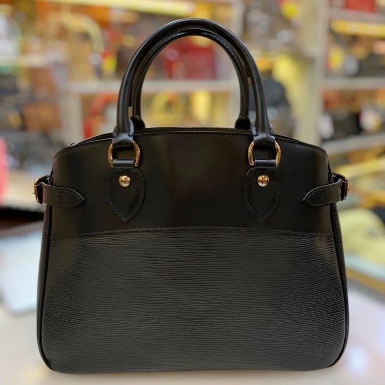 LV Passy PM Handbag Epi Leather Black SHW Thn 2017 Authentic Original Preloved Bag