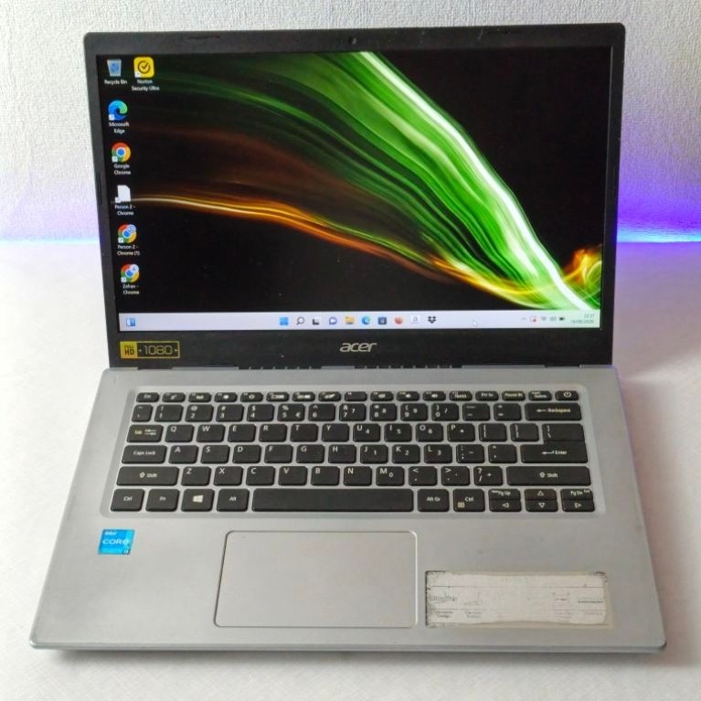 Acer Aspire 5Prosesor: Core i3 1115G4
RAM: 8GB DDR4

SSD : 512GB nvme