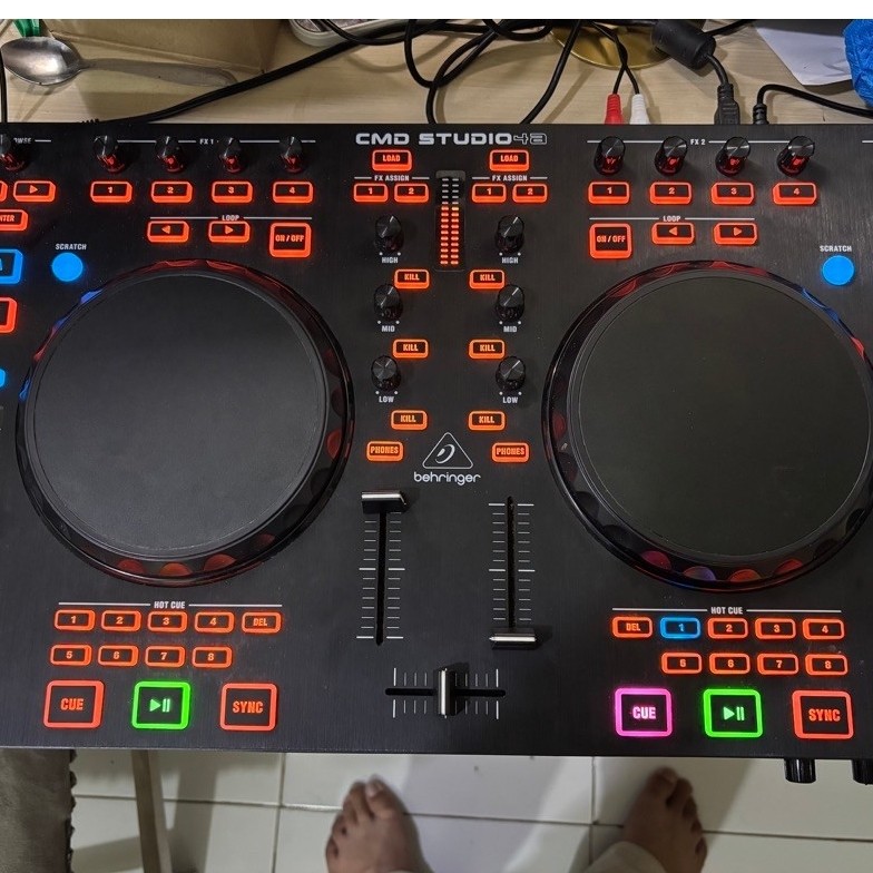Alat DJ Behringer CMD 4A