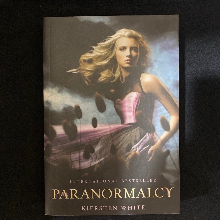 Buku Original PARANORMALCY - KIERSTEN WHITE