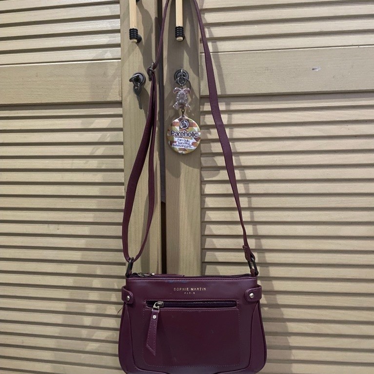 Preloved - Tas Selempang Kulit Sintetis Marun SophieMartin