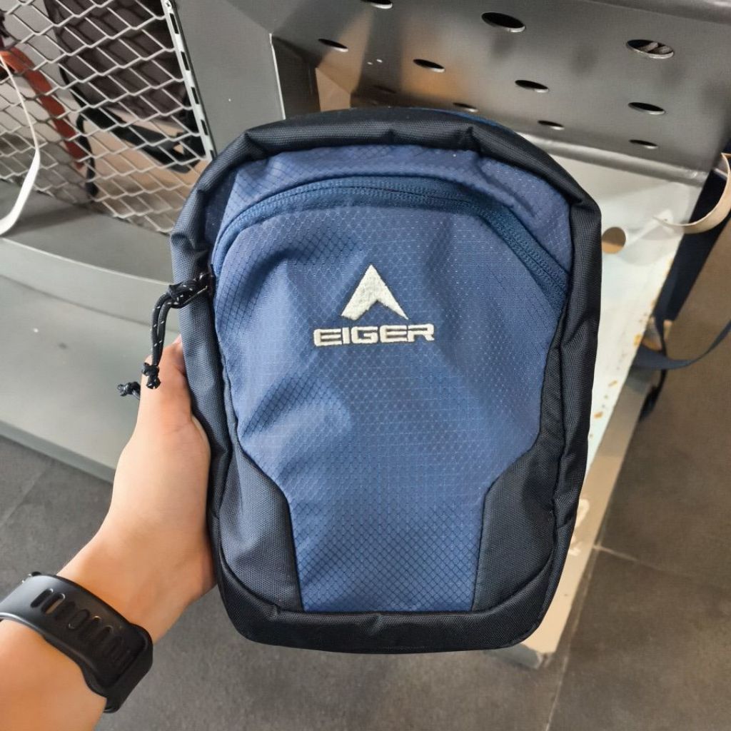 [BNWT] 3IGERR NOMADIC TABLET 7 FA TAS SELEMPANG MUAT TABLET 7 INCH NAVY