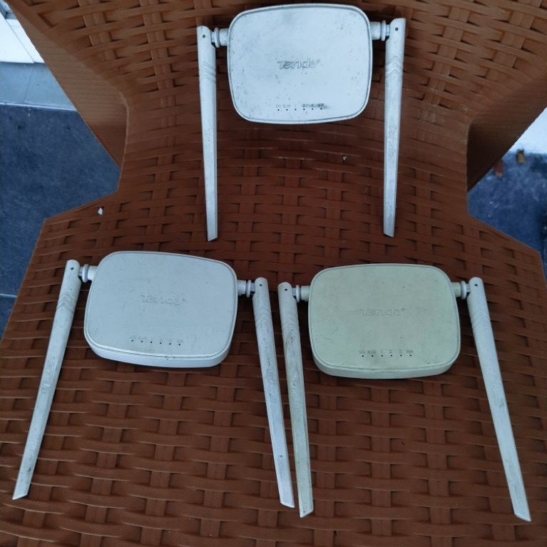 Router Tenda N301 bekas