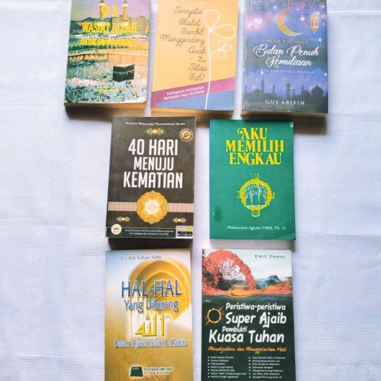 Buku Agama Islam; WASIAT ALLAH, Shalat Menggendong Anak, BULAN PENUH KEMULIAAN, HARI MENUJU KEMATIAN