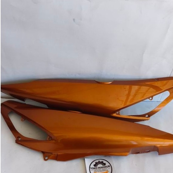 64410 64420 KTM 850FMR COVER BODY SAMPING HONDA SUPRA X 125 KANAN KIRI ORANGE ORIGINAL HONDA GENUINE