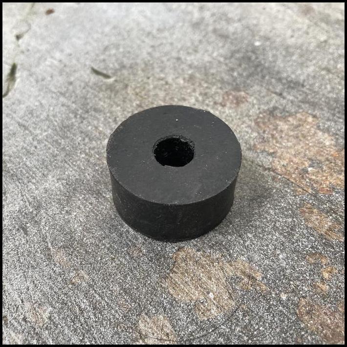TERLARIS KARET SHOCK BREAKER SHOCKBREAKER DEPAN TOYOTA CORONA RT81 RT100 RT104 RT116 HIACE BENSIN RH