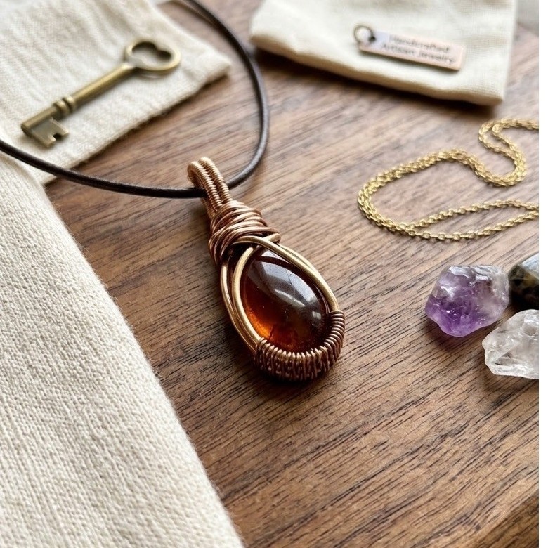 Getah katilayu / amber liontin wirewrap