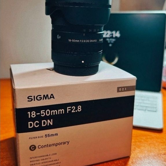 Lensa Sigma 18-50mm f/2.8 DC DN Contemporary for Fujifilm X-Mount (Bekas - Like New)