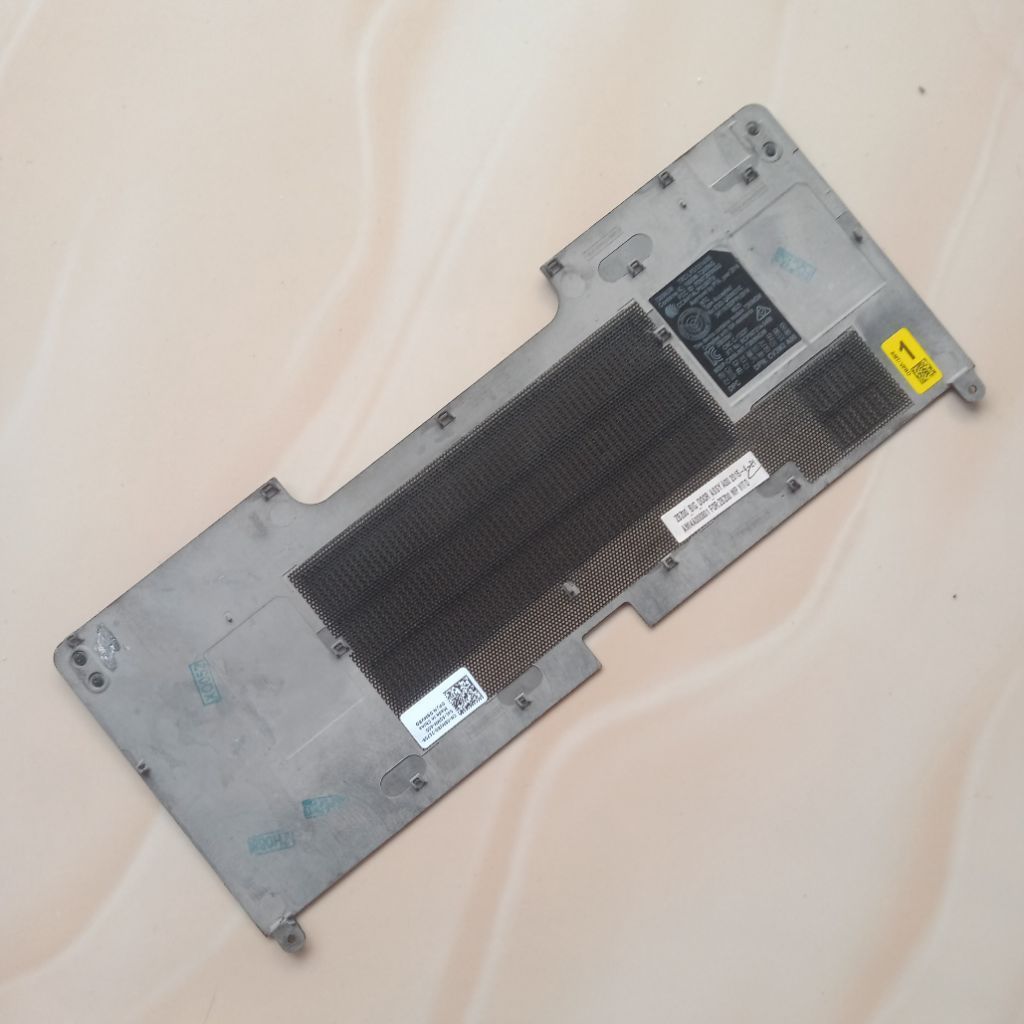 tutup casing bawah laptop dell latitude E7250 model P22S002